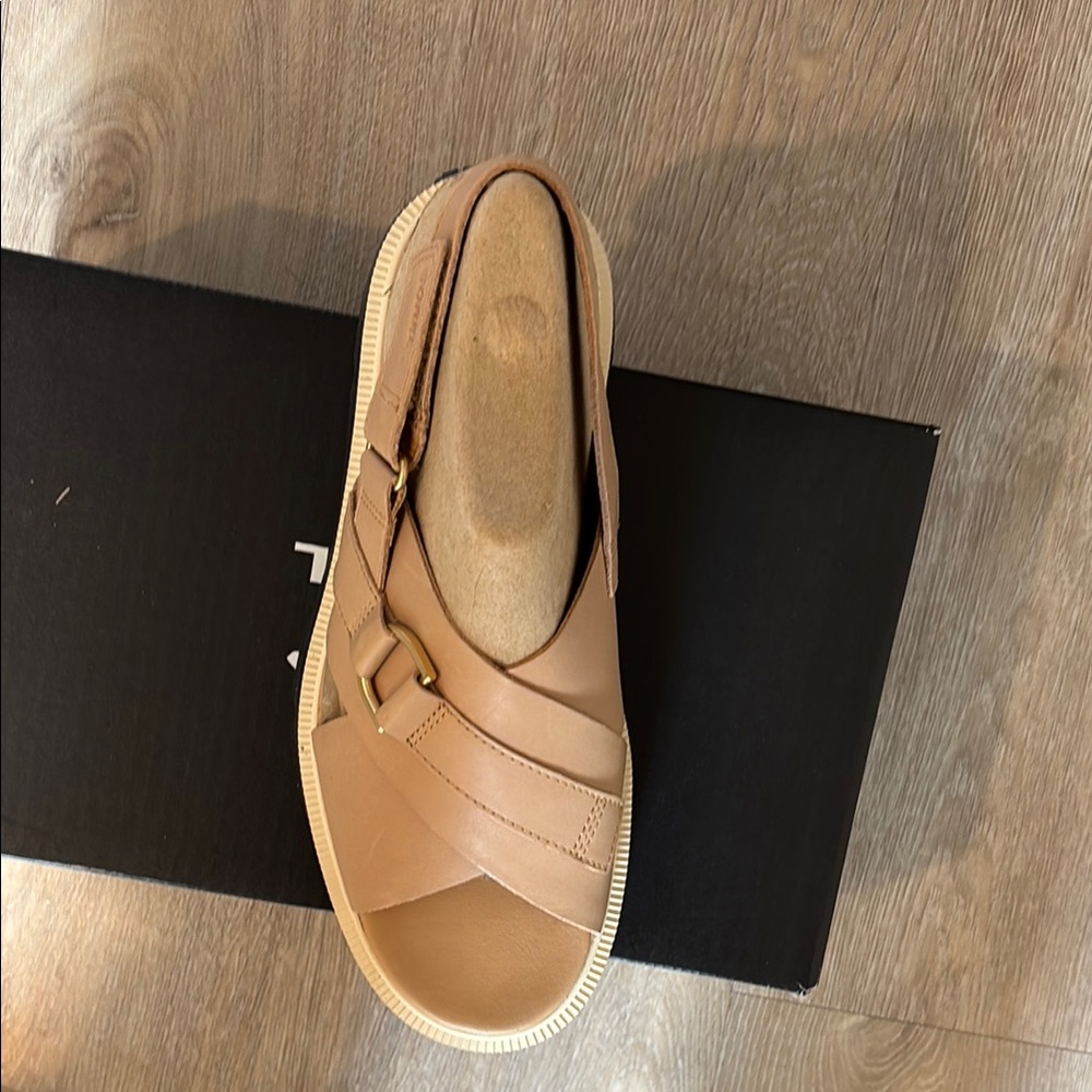 Sorel rein cb crisscross Beige Sandals with Black Soles new in box sz 9 - Picture 3 of 4